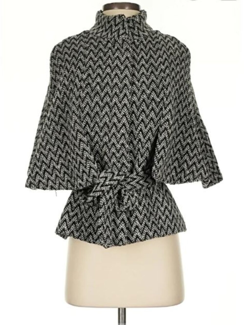BB Dakota Black & White Chevron Herringbone Short Sleeve Cape belt wrap - Size S